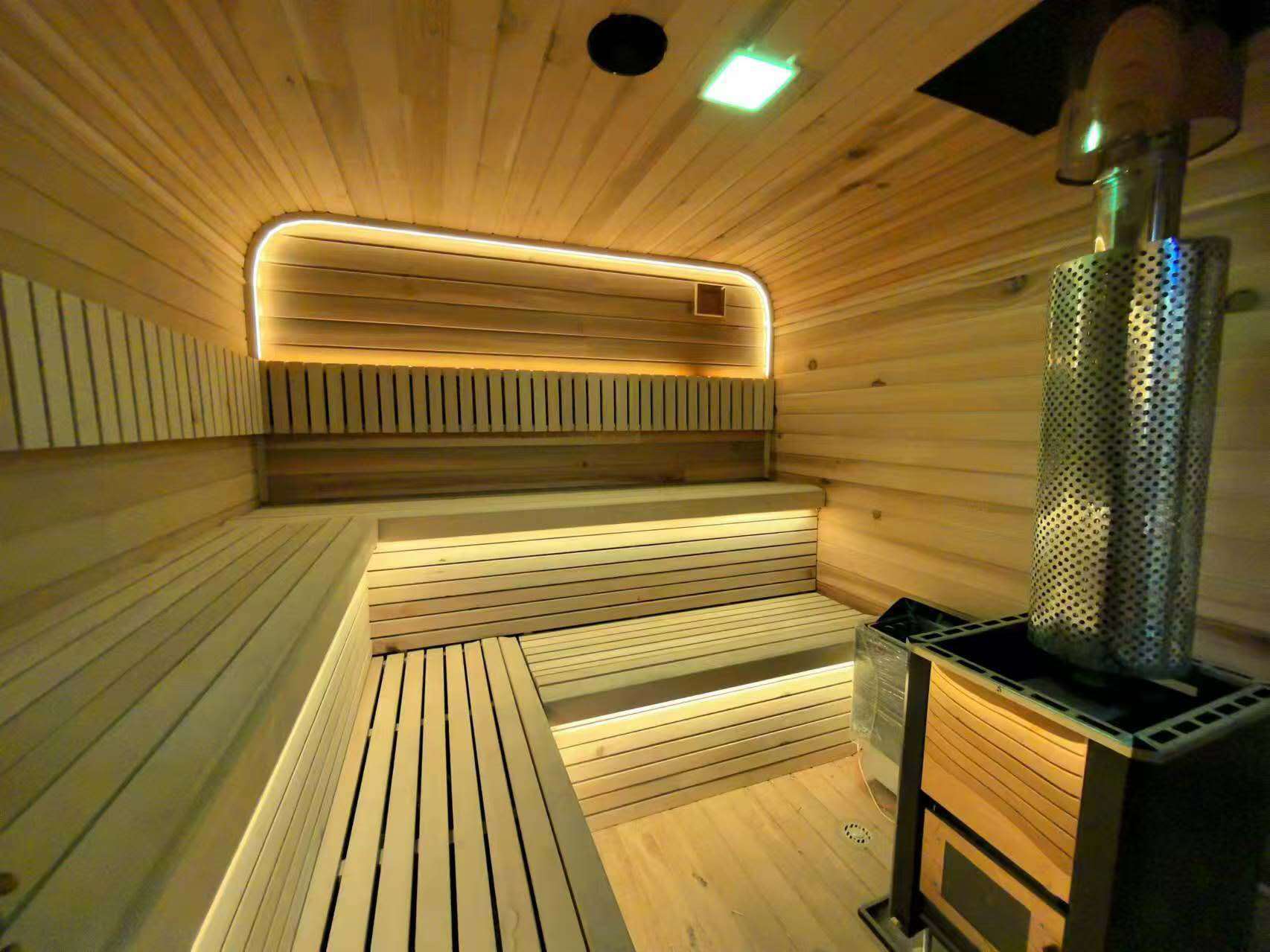 Outdoor Large-Scale Solid Wood Sauna